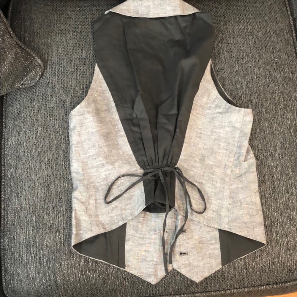 Madewell Vest View 5